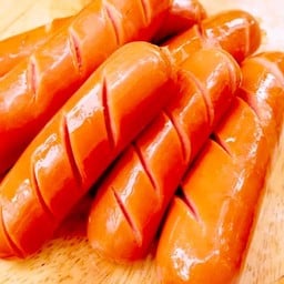 เกี๊ยวทอด ลูกชิ้นทอด น้ำจิ้มมะขามรสเด็ด