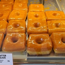 Pralet Ekkamai Corner