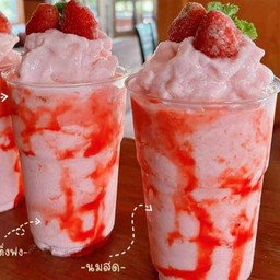 Strawberryมิ้ลค์กี้ ปั่น
