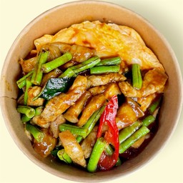 ข้าวพริกแกงหมูสามชั้น