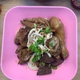 ก๋วยเตี๋ยวไก่มะระ ให้โคตรเยอะ ตลาดนายใหญ่