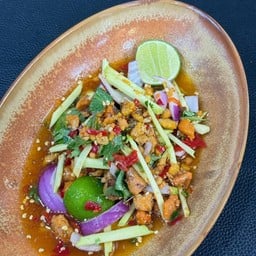 ยำมะม่วงไข่ปูม้า