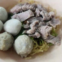 ก๋วยเตี๋ยวเนื้อน้ำใส สี่พระยา