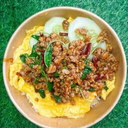 ร้านกระเพราไข่ข้น  พุทธะบูชา 23