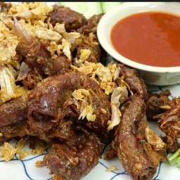 ไส้อ่อนทอดกระเทียม