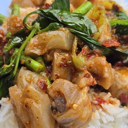 ข้าวผัดพริกแกงเอ็นแก้ว