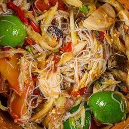 ตำเส้นหมี่หมูยอ