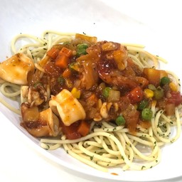 สปากตตีซอสมะเขือเทศทะเล