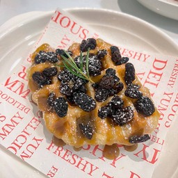 ครอฟเฟิลน้ำผึงชูเกด