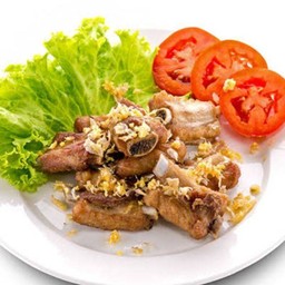 ซี่โครงหมูทอดกระเทียม