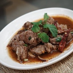 ก้อยเสือคั่ว