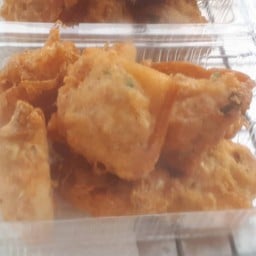 คุณจุ๋มขนมปังหน้าหมู เทเวศน์