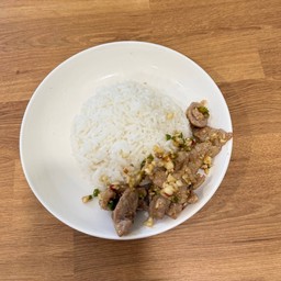 ผัดพริกกระเทียมหมู