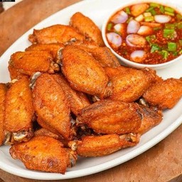 ปีกไก่ทอดน้ำปลากรอบๆ