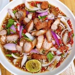 ยำสามชั้นทอด