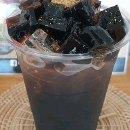 น้ำเฉาก๊วยเย็น (ใส่แก้ว)