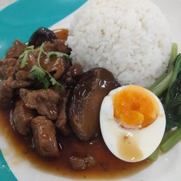 ข้าวหน้าหมูตุ๋นเห็ดหอม (ข้าวหมูแดงหมูกรอบเพชรพลอย)