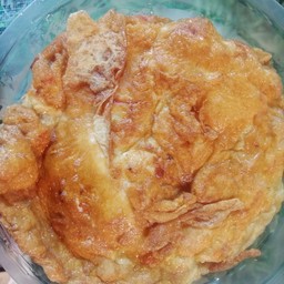 ไข่เจียว แครอท มะเขือเทศ หมูยอ ปูอัด