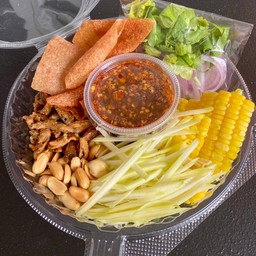 [อร่อยซ่ากับโค้ก] ยำ2เกลอสามกรอบ +  โค้ก ออริจินัล (กระป๋อง) 