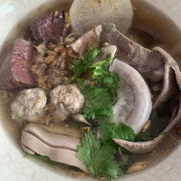 ต้มเลือดหมูเจ๊จง (จิงจูฉ่าย)