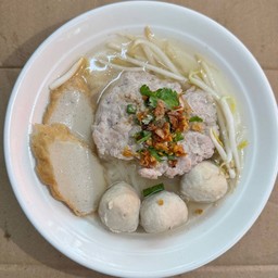 ก๋วยเตี๋ยวหมูน้ำใส