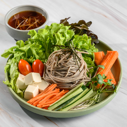 Zaru Soba Salad (สลัดซารุโซบะ)