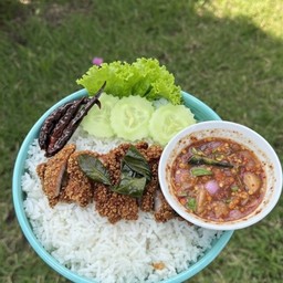 ข้าวคอหมูทอดคลุกฝุ่น