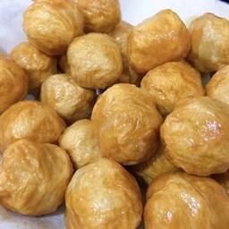 ลูกชิ้น เต้าหู้ ทอด  5 ชิ้น