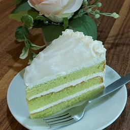 เค้กใบเตยมะพร้าวอ่อนนมสด