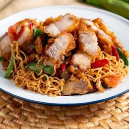 ตำมาม่าหมูกรอบ