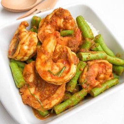 กุ้งผัดพริกแกงใต้ราดข้าว ไข่เป็ดดาว ราดข้าว