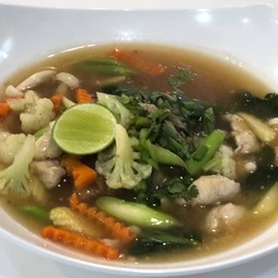 ก๋วยเตี๋ยวราดหน้าไก่