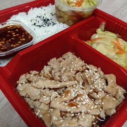 ข้าวหมูซอสเทริยากิ+น้ำจิ้มแจ่ว+ผัดผัก