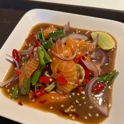 ยำแซลมอน