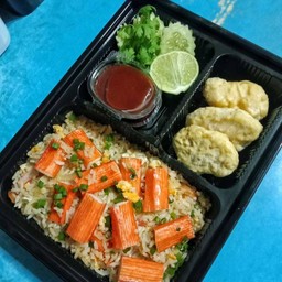 ข้าวผัดปูอัดคู่นักเก็ต