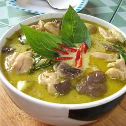 ข้่าว แกงเขียวหวานไก่ Rice + Chicken green curry