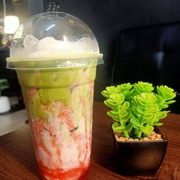 สตอเบอรี่มัทฉะลาเต้