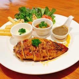 สเต๊กอกไก่ซอสเห็ดแชมปิญอง