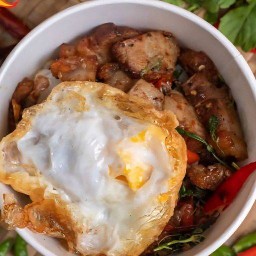 นายบิว กะเพราสะใจ ริมกก