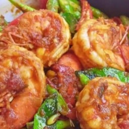 ผัดพริกแกงกุ้ง