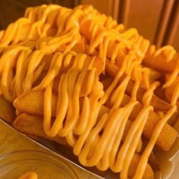 เฟรนช์ฟรายส์ราดชีส