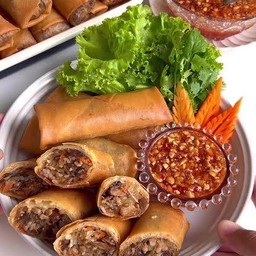 นายหมี แหนมเนือง