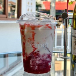 สตอเบอรี่นมสด