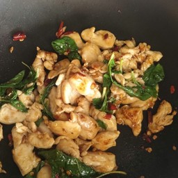 กะเพราไก่สันใน กับข้าว