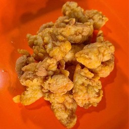 ไก่ป๊อปทอดเขย่าผงปาปิก้า