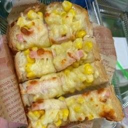 ขนมปังข้าวโพด+แฮมชีส