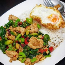 คะน้าหมูชิ้น+ไข่ดาว ราดข้าว