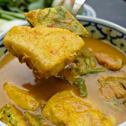 แกงส้มปลากะพง ไข่เจียวชะอม (Kaengsom ikan Siakap with Cha-Om)