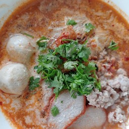 ก๋วยเตี๋ยวหมูต้มยำ