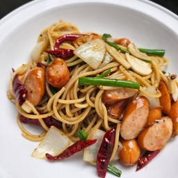 สปาเก๊ตตี้ผัดพริกไทดำ